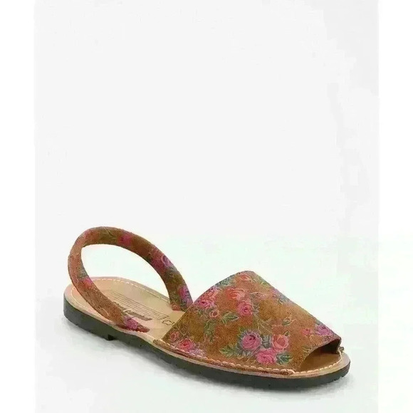 Jeffrey Campbell Shoes - Jeffrey Campbell
Women's Brown Floral Avarca Sandal